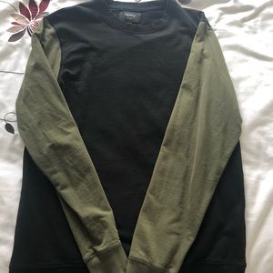 2-toned long sleeve, Size XL